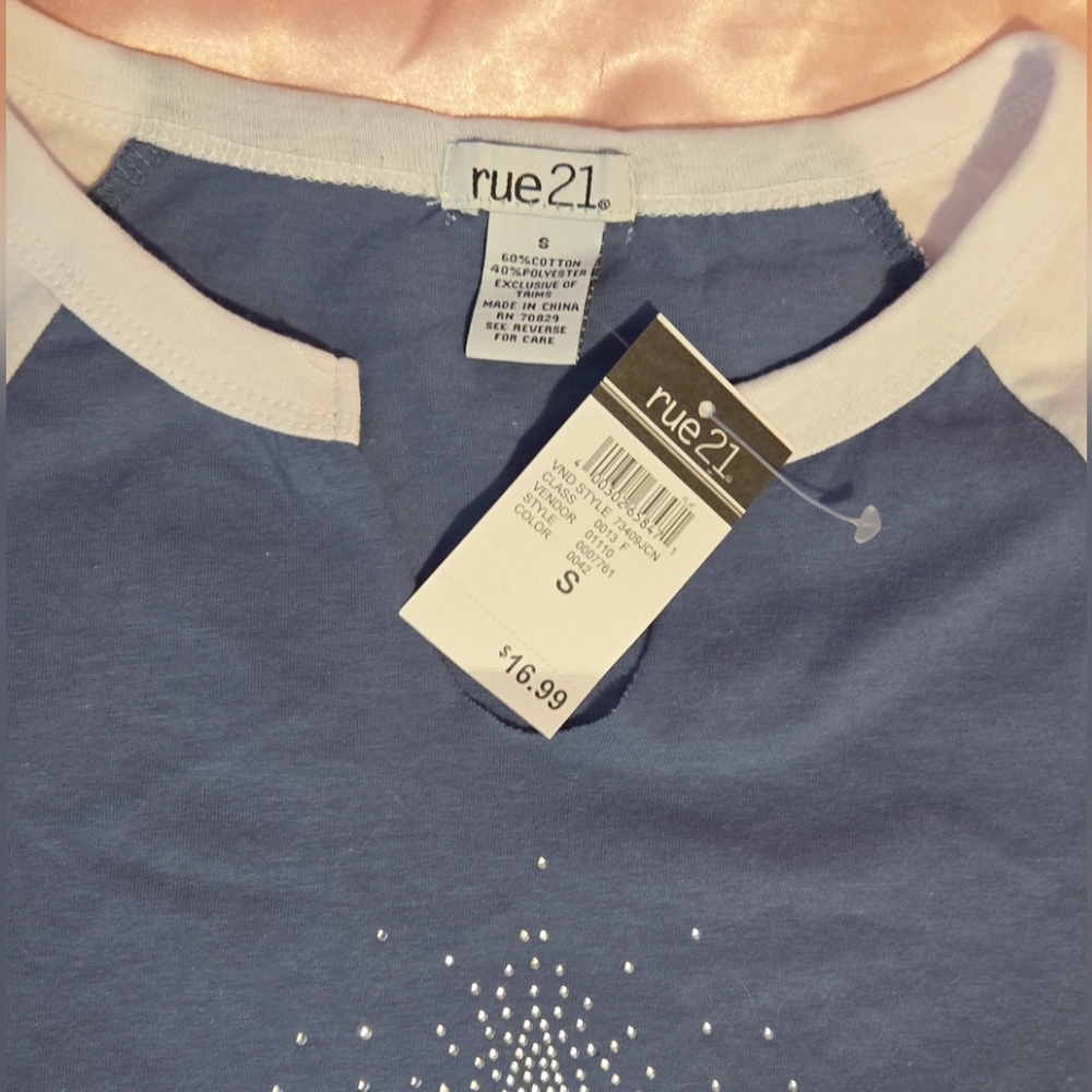 Cute rhinestone star Rue21 baby tee top new - Picture 3 of 3